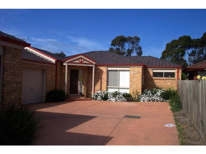 2/6 Damian Court, Cranbourne VIC 3977