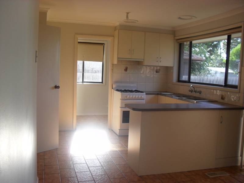 1A Mahogany Avenue, Berwick VIC 3806