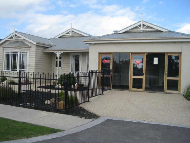 4 Waterbury Street, Cranbourne VIC 3977