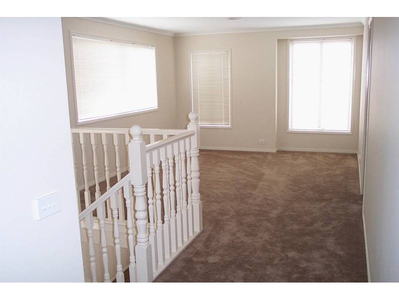 12 Yellowbox Crescent, Lyndhurst VIC 3975