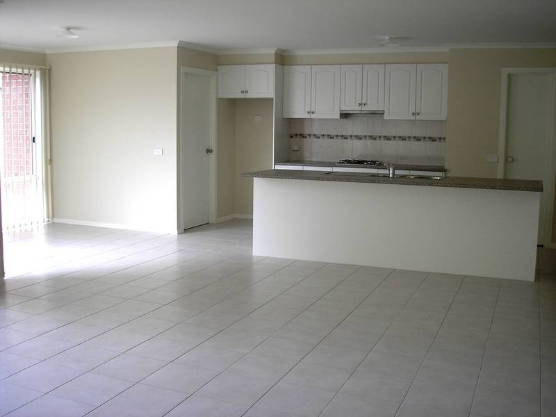 127 Majestic Boulevard, Cranbourne VIC 3977