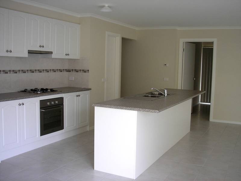 127 Majestic Boulevard, Cranbourne VIC 3977