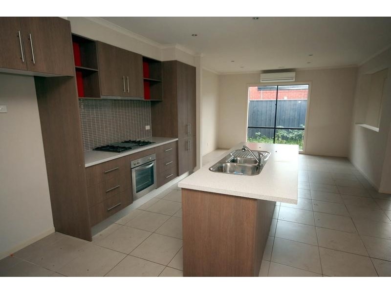 20 Robusta Avenue, Cranbourne VIC 3977