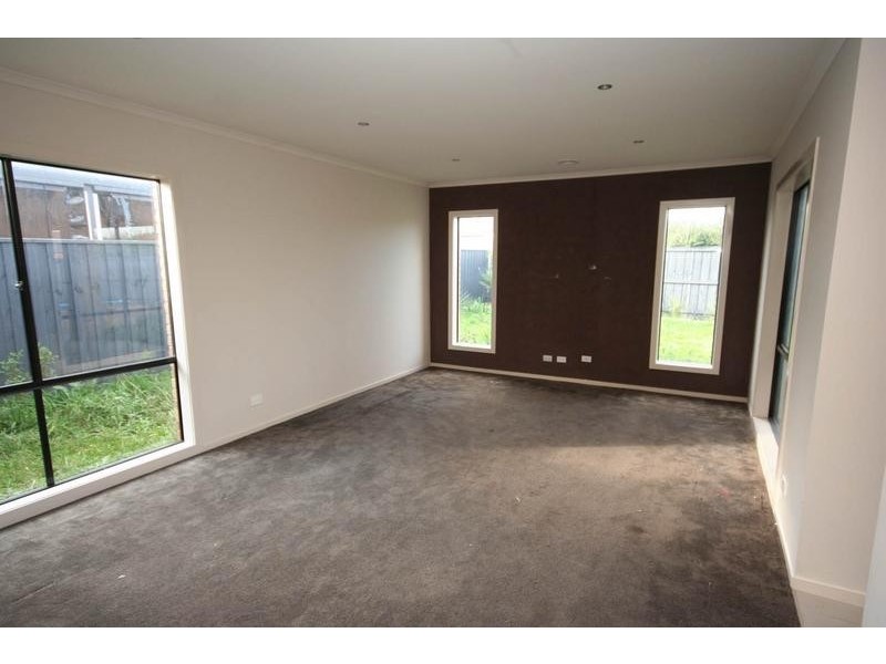 20 Robusta Avenue, Cranbourne VIC 3977