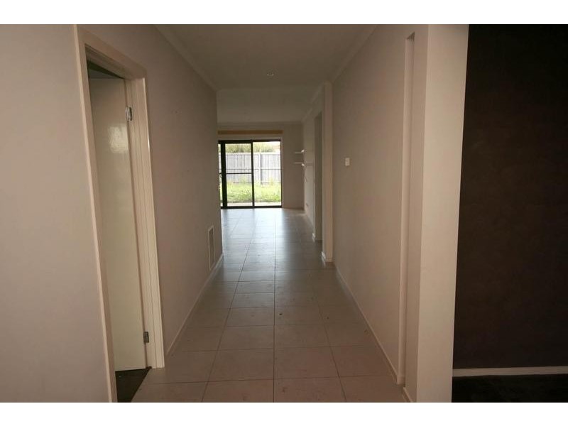 20 Robusta Avenue, Cranbourne VIC 3977
