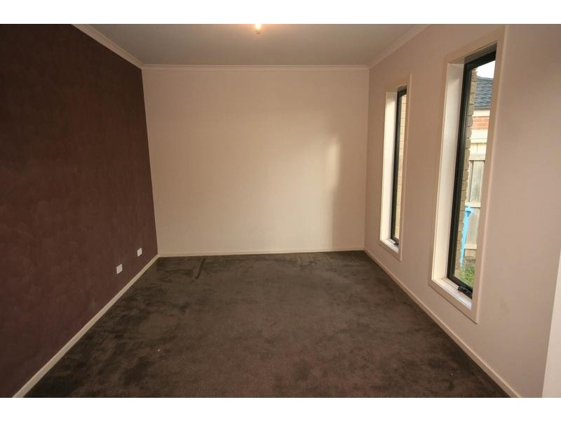 20 Robusta Avenue, Cranbourne VIC 3977