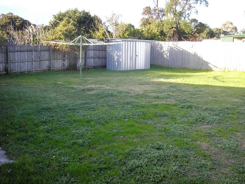 8 Bourke Road, Cranbourne VIC 3977