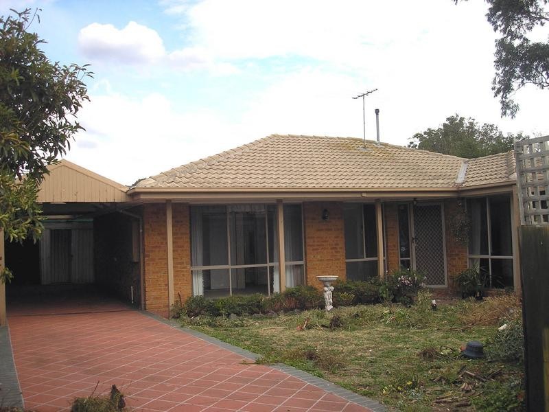 2/54 Cranbourne Drive, Cranbourne VIC 3977