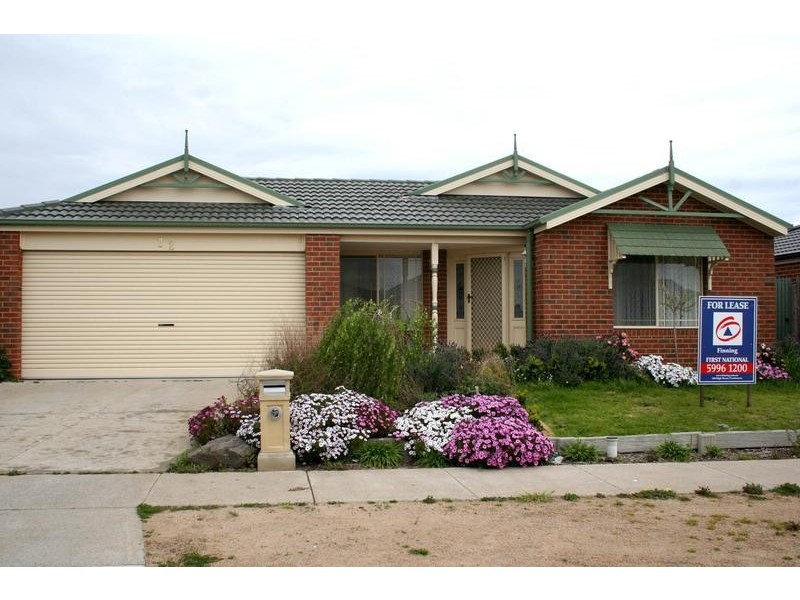 32 Honey Myrtle Way, Cranbourne VIC 3977