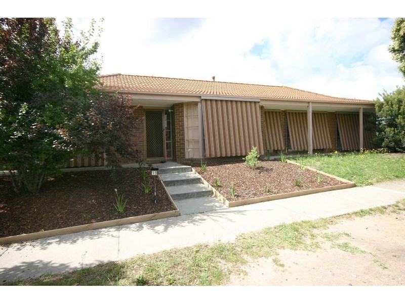 19 Hoysted Avenue, Cranbourne VIC 3977