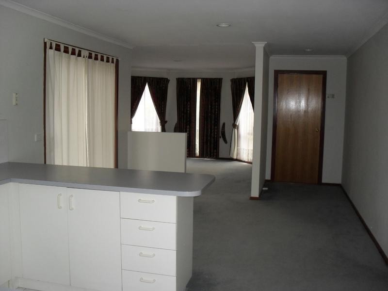 51 Scarborough Avenue, Cranbourne VIC 3977