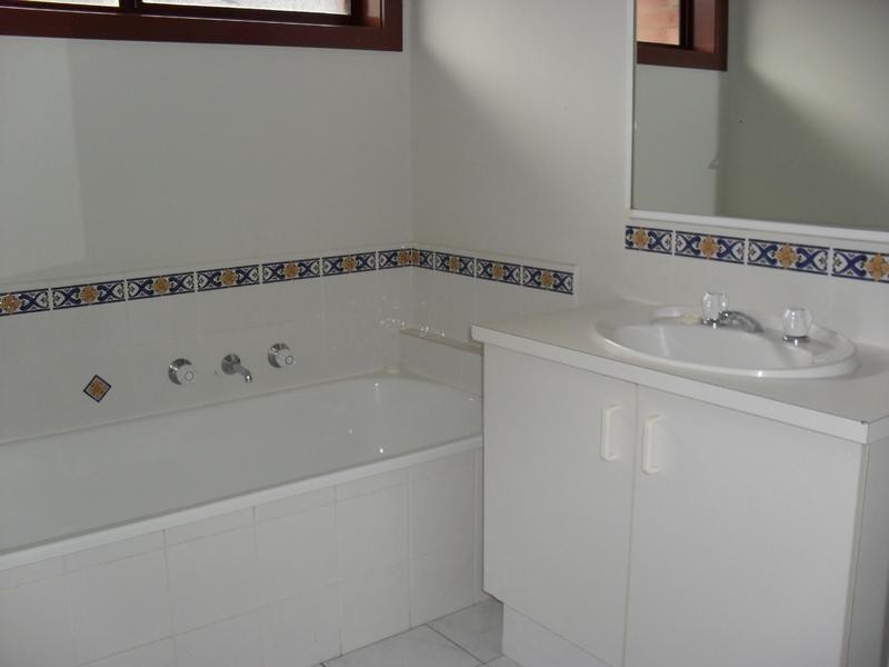 51 Scarborough Avenue, Cranbourne VIC 3977