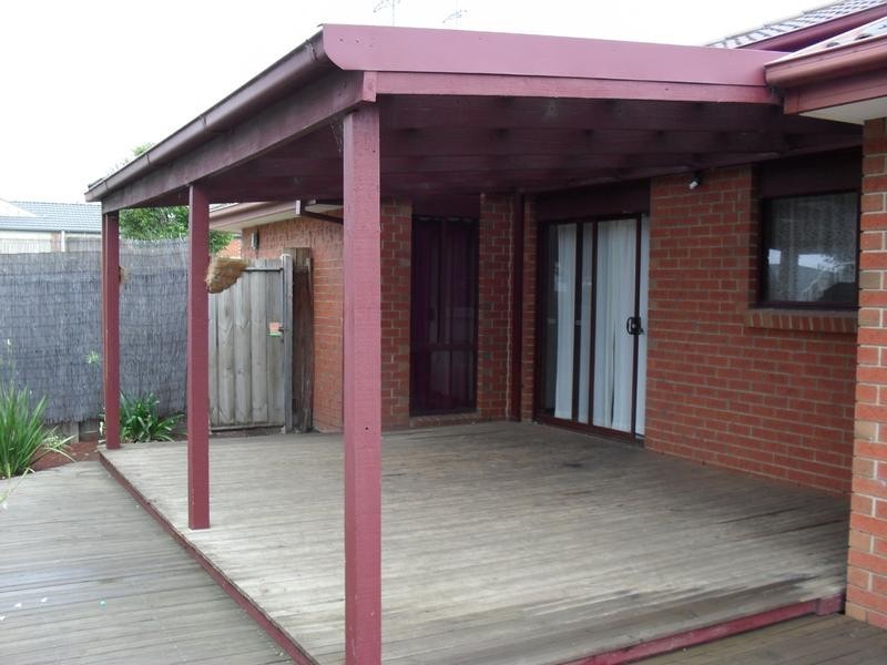 51 Scarborough Avenue, Cranbourne VIC 3977