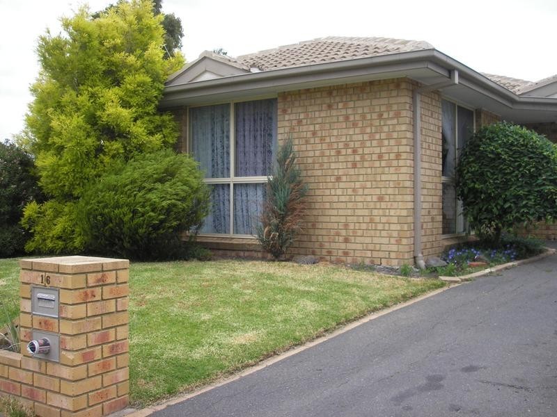 16 Annand Close,, Cranbourne VIC 3977