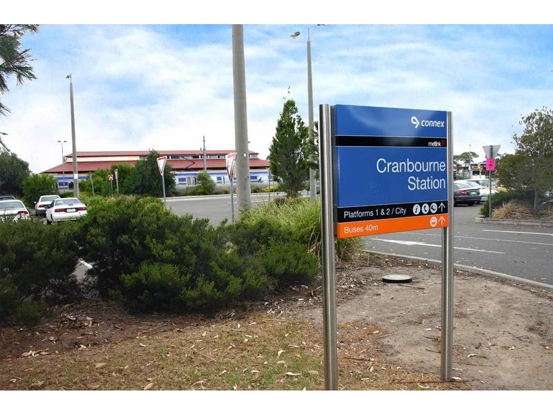 2/3 Tucker Street, Cranbourne VIC 3977