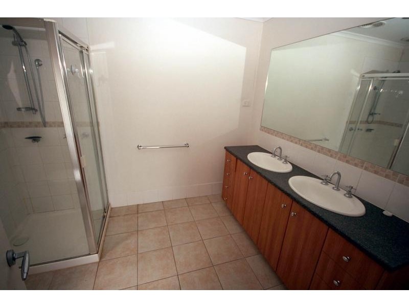 10 Ovata Place, Cranbourne VIC 3977