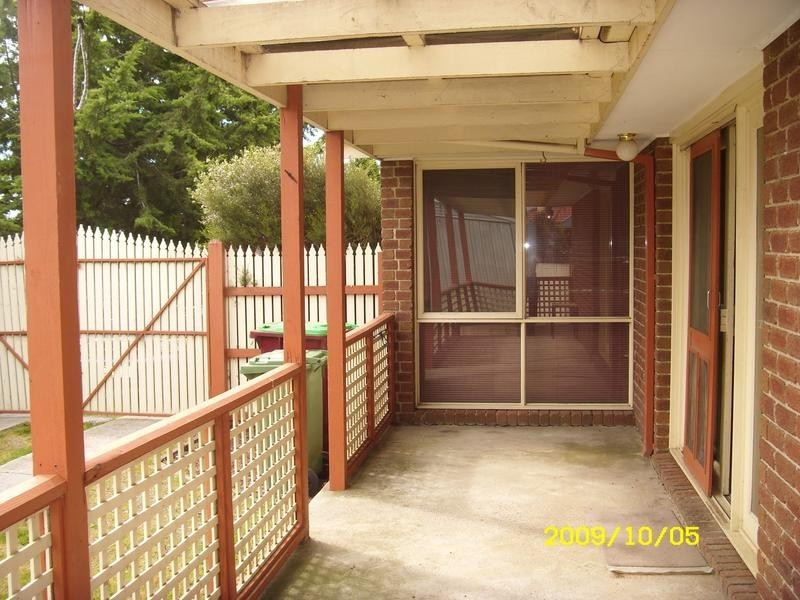 6 Bates St, Cranbourne VIC 3977