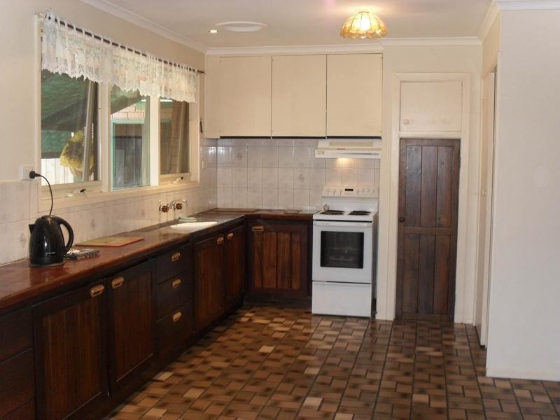 1B Elaine Court, Cranbourne VIC 3977