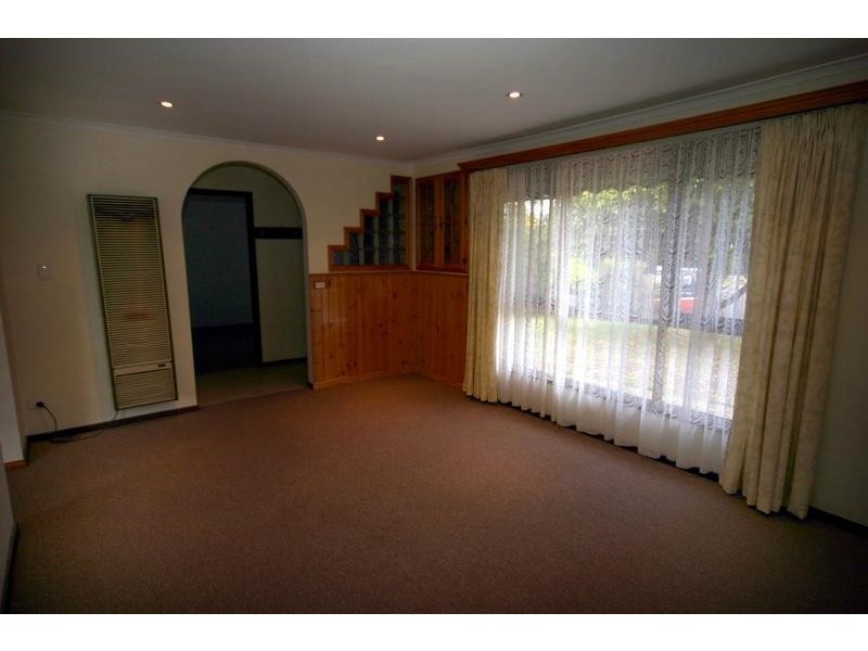 16 Phillip Court, Cranbourne VIC 3977