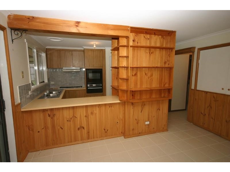 16 Phillip Court, Cranbourne VIC 3977