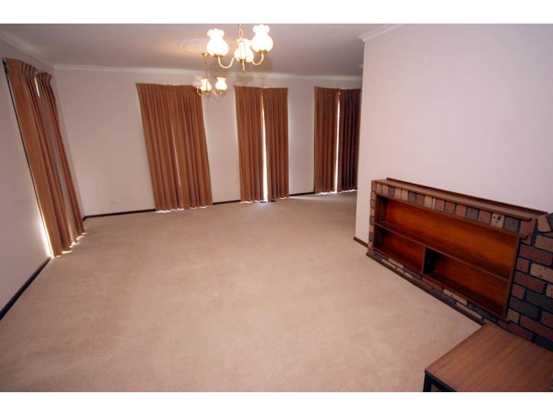 30 Duff Street, Cranbourne VIC 3977
