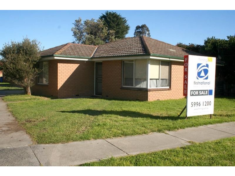 1/4 Walter Street, Cranbourne VIC 3977