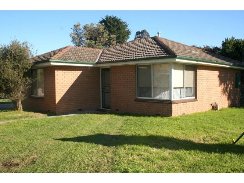 1/4 Walter Street, Cranbourne VIC 3977