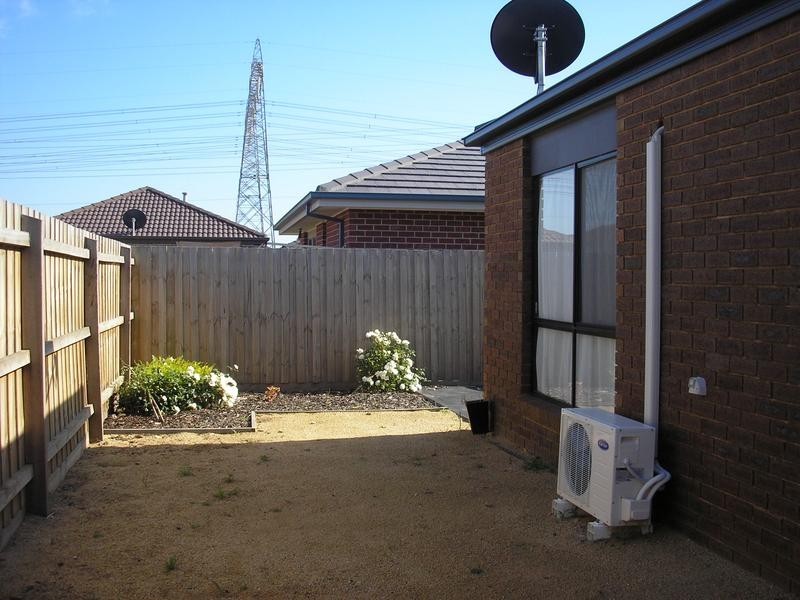 13 Pharoah Drive, Cranbourne VIC 3977