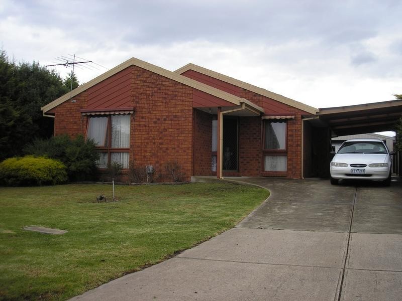 6 Sharne Court, Cranbourne VIC 3977