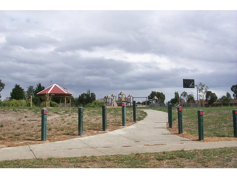 6 Sharne Court, Cranbourne VIC 3977