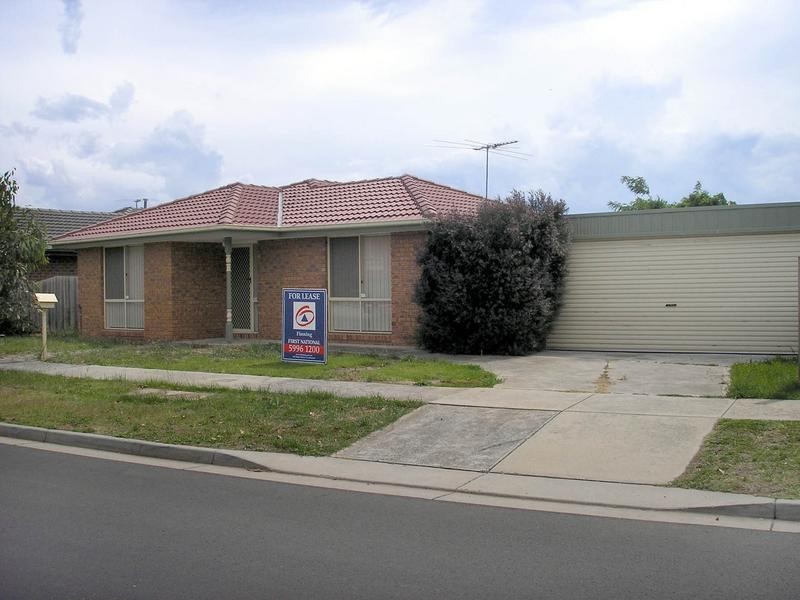 11 Raffindale Drive, Cranbourne VIC 3977