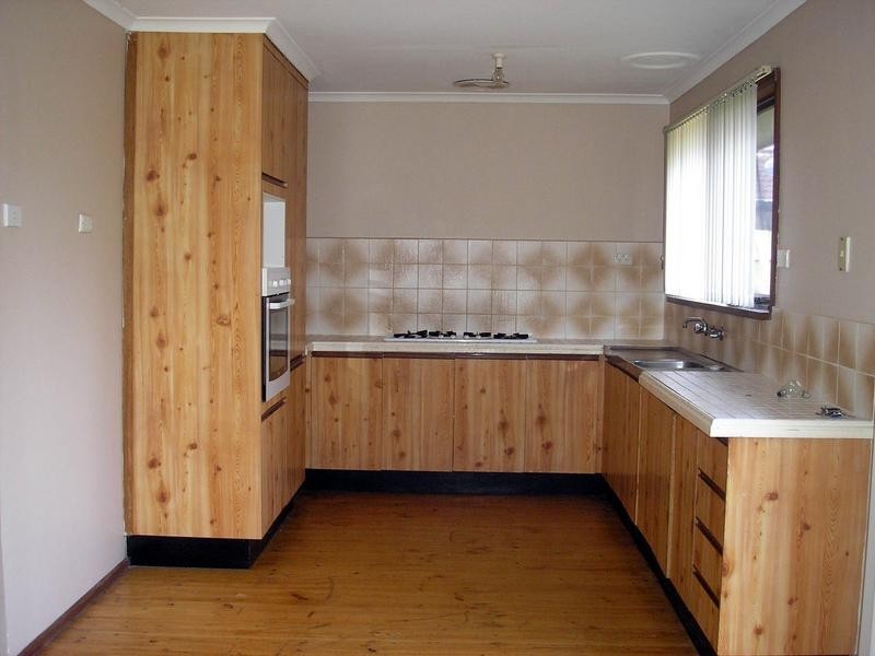 2 Evelyne Avenue, Cranbourne VIC 3977