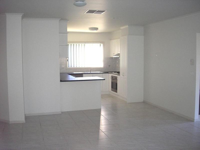 9 Briarcrest Drive, Cranbourne VIC 3977