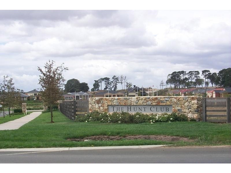 16 Masterton Place, Cranbourne East VIC 3977