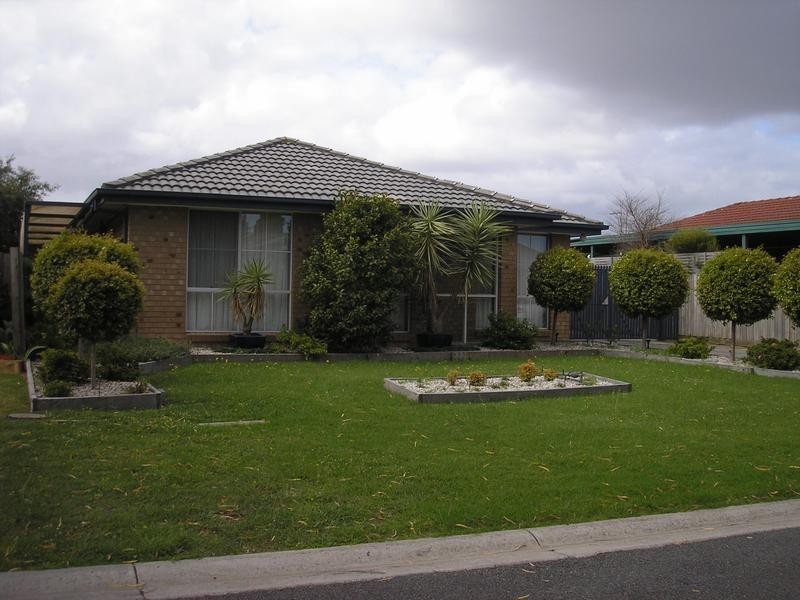 16 Celebration Court, Cranbourne VIC 3977