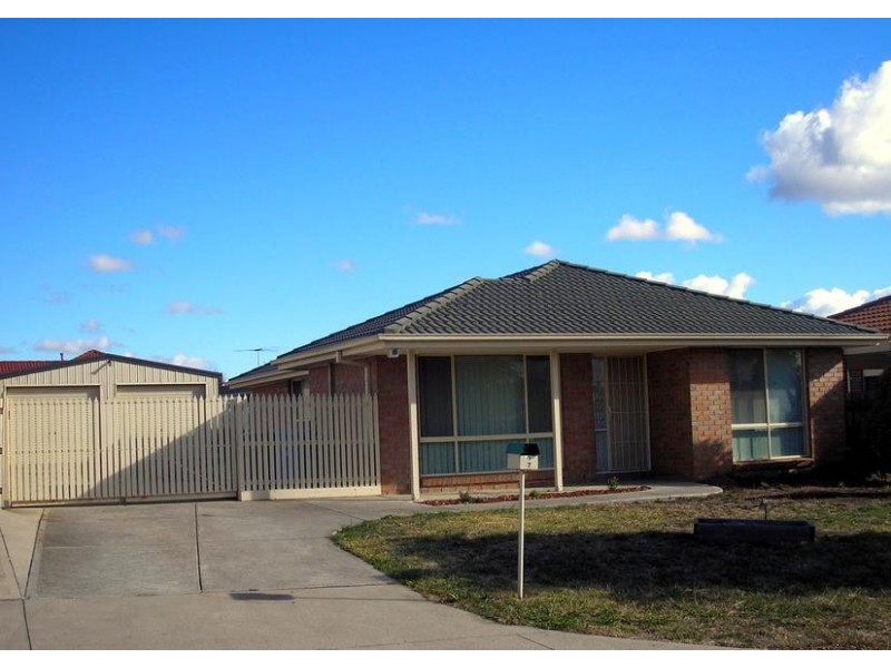 7 Rimes Close, Cranbourne VIC 3977