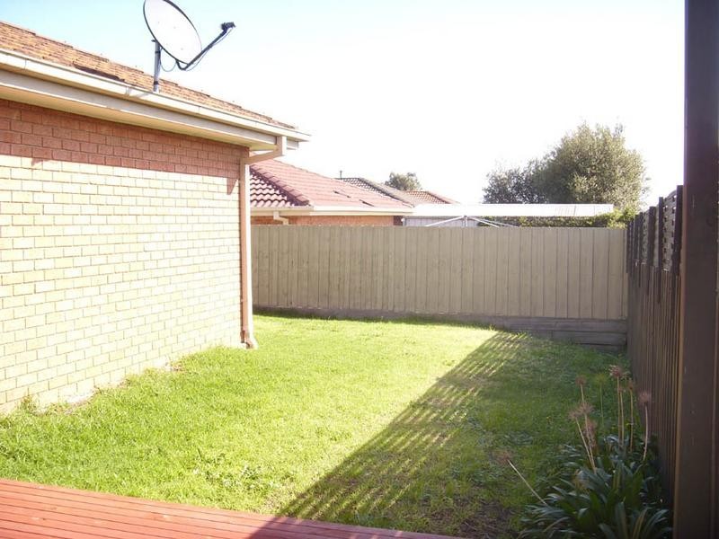17 Raffindale Drive, Cranbourne VIC 3977