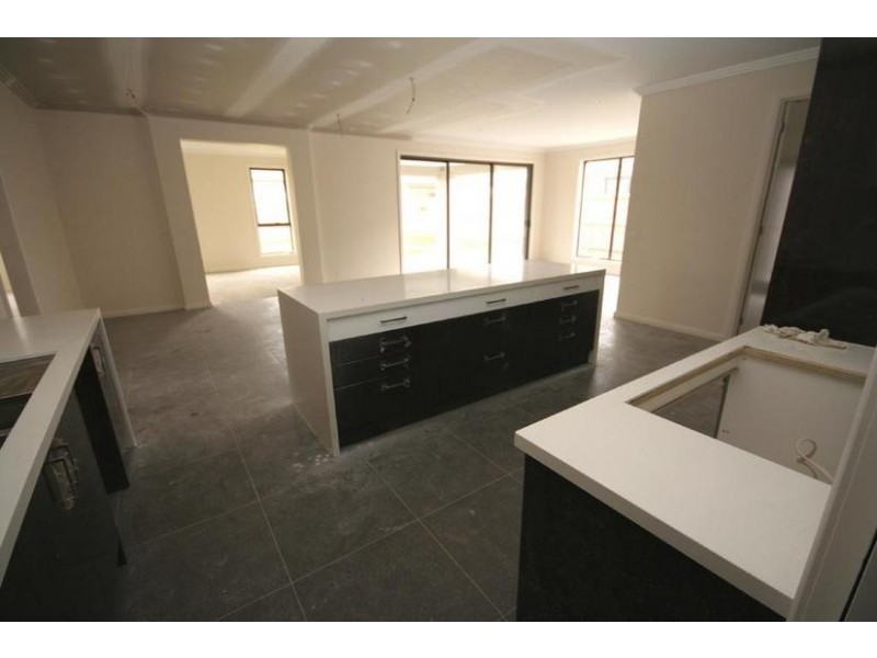 Cranbourne VIC 3977