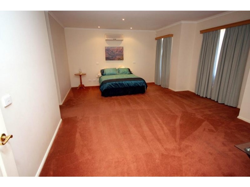 Cranbourne VIC 3977