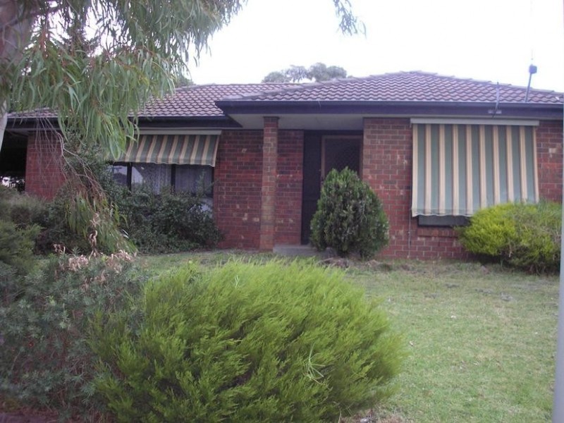 32 Greenwood Drive, Carrum Downs VIC 3201