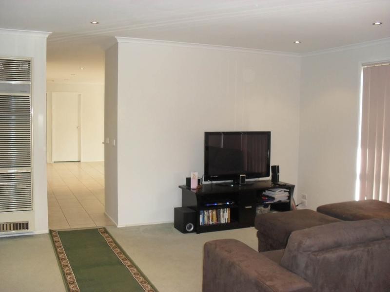 43 Joyce Street, Cranbourne VIC 3977