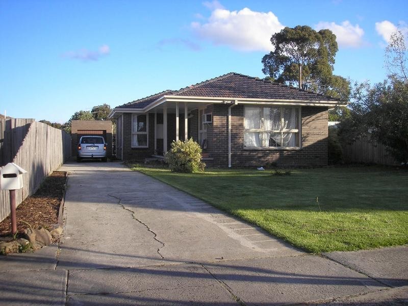 8 Stawell Street, Cranbourne VIC 3977