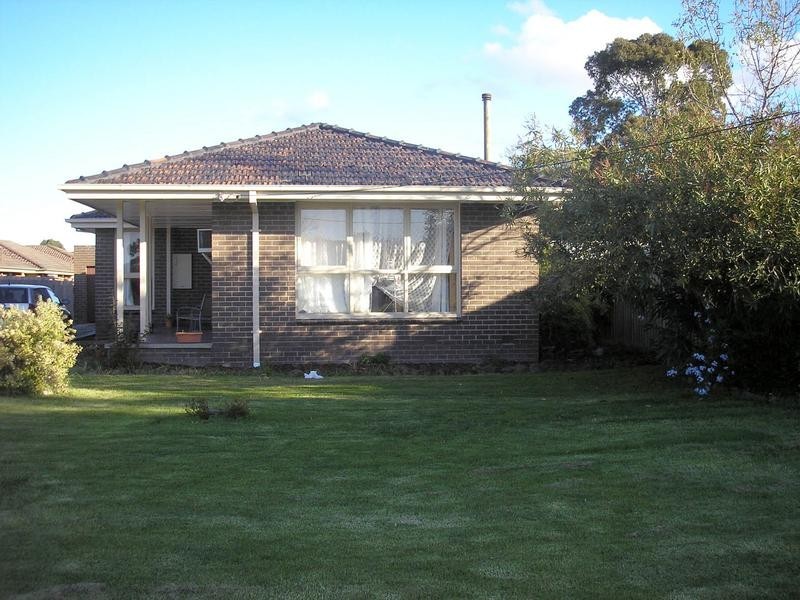 8 Stawell Street, Cranbourne VIC 3977