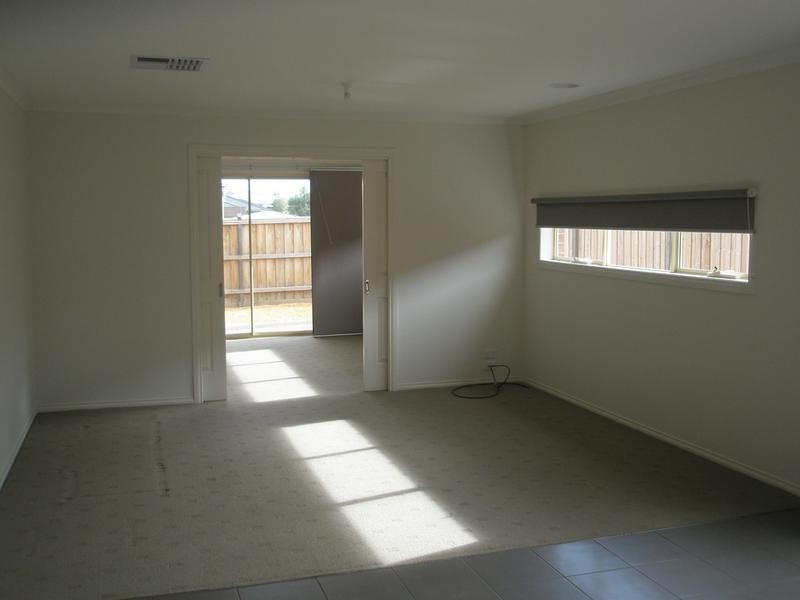 23 Bushranger Boulevard, Cranbourne East VIC 3977