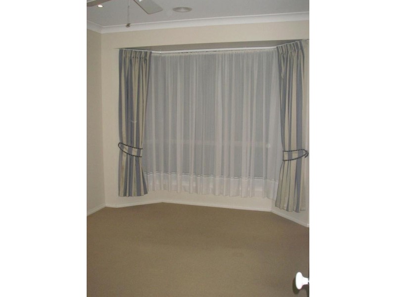 2/310 Centre Rd, Narre Warren South VIC 3805