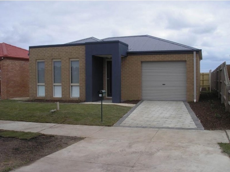 35 Calais Circuit, Cranbourne West VIC 3977
