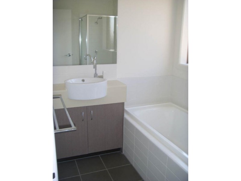 35 Calais Circuit, Cranbourne West VIC 3977