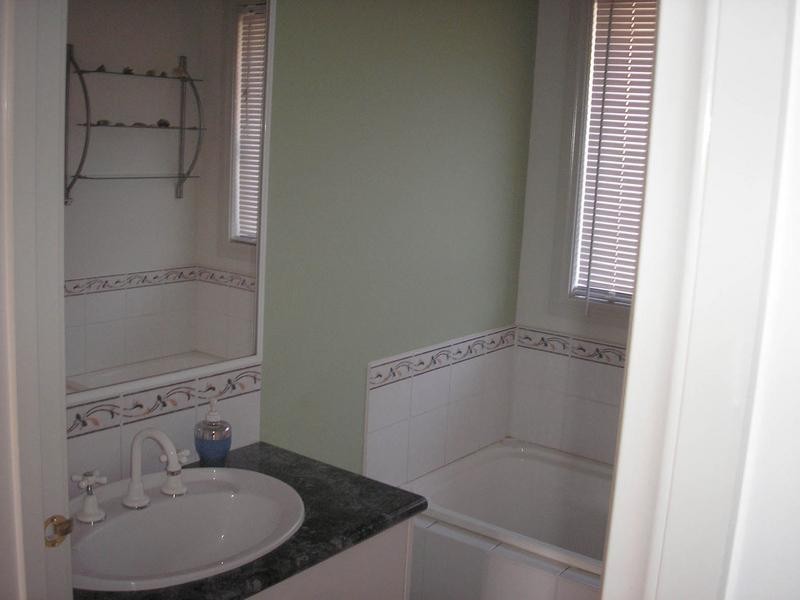 8 Essex Court, Cranbourne VIC 3977