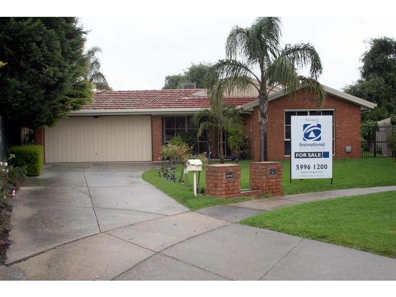 12 Hollyhock CourT, Cranbourne VIC 3977