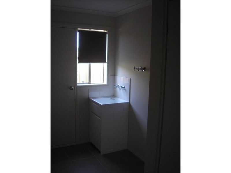 13 Midnight Rise, Cranbourne East VIC 3977